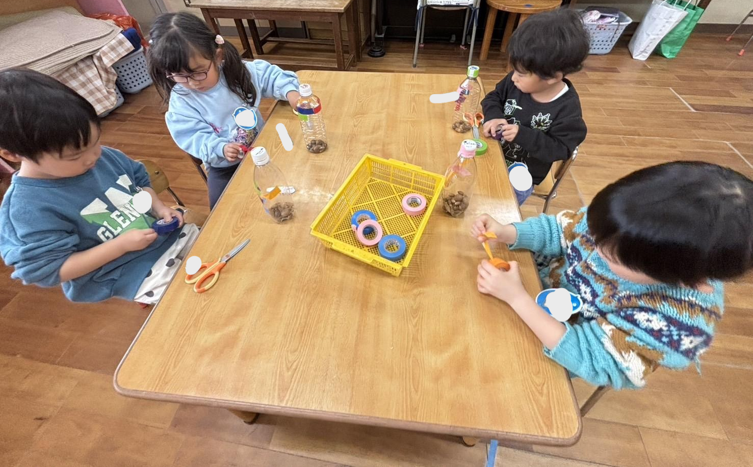 年少組 どんぐりマラカス製作